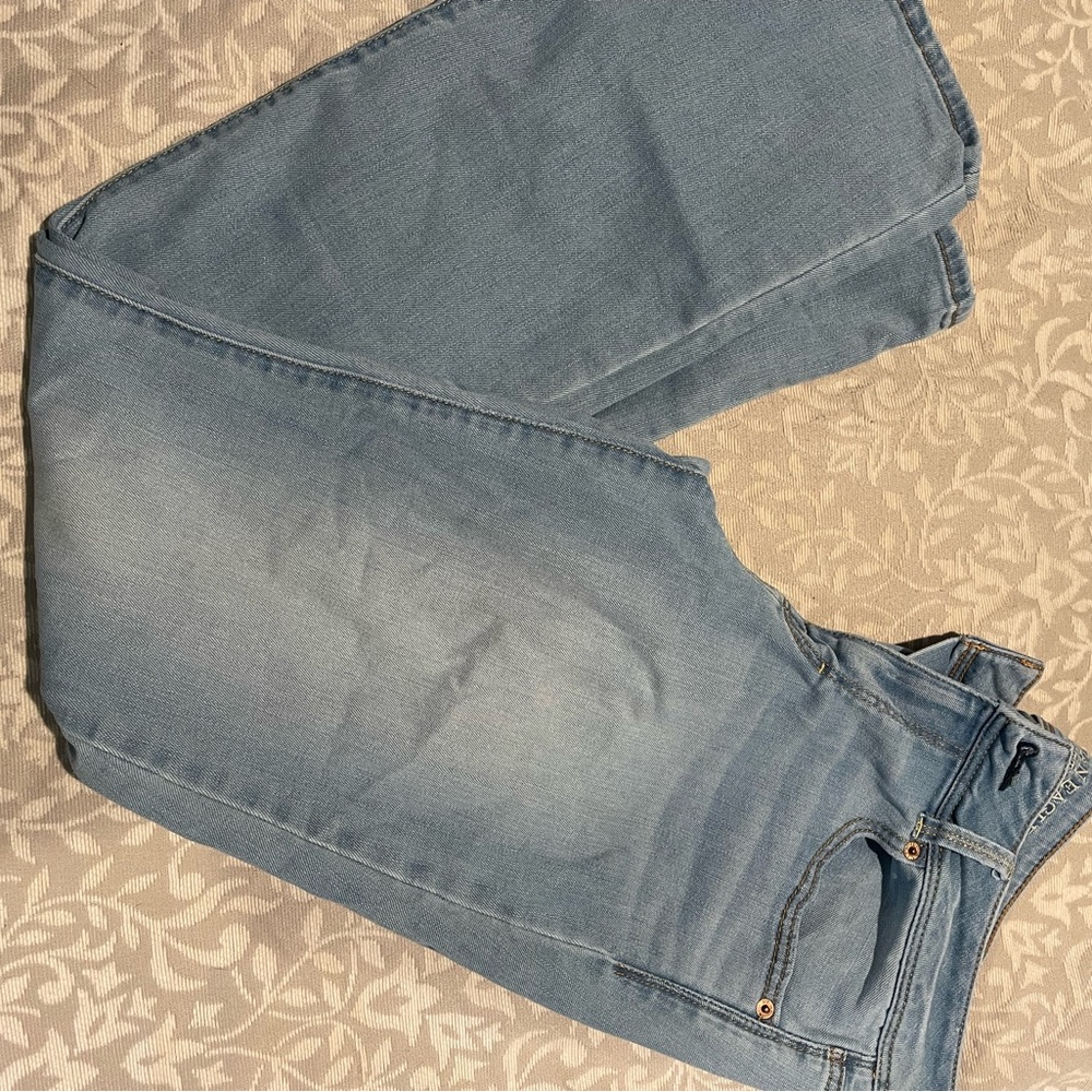 American eagle light color